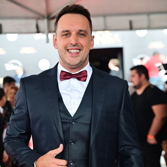 Rodrigo Capella combinou o clássico e o moderno em um look básico