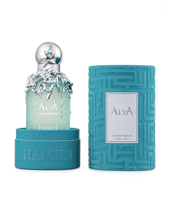 Com formulação sem álcool, o Alya, da Hamidi, aposta em uma combinação de notas cítricas, frutadas e florais para criar uma fragrância delicada e envolvente. O perfume é comercializado em frasco de 100 ml