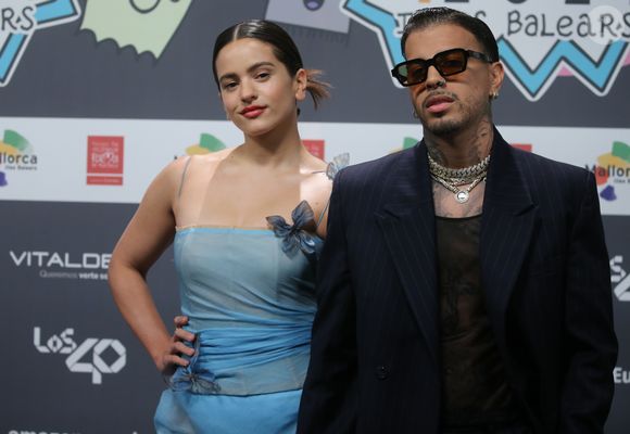 Discreta quando o assunto é vida amorosa, Rosalía tem o costume de preservar seus relacionamentos.