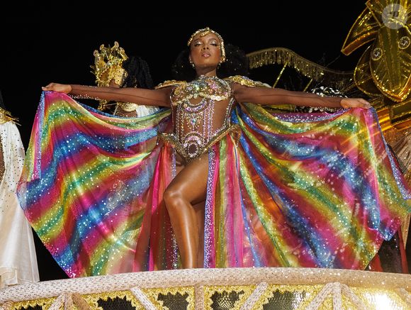 Carnaval 2026: Thelma Assis desfilou mais um ano na Mocidade Alegre
