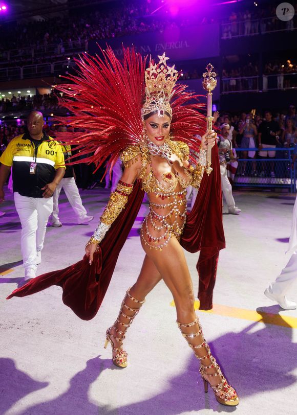 Juliana Paes usou fantasia de R$ 600 mil no desfile campeão do Carnaval 2026 pela Viradouro