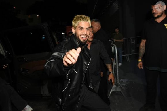 Zé Felipe causou burburinho na web após apresentar um trecho de uma música nova