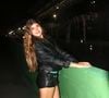 Lollapalooza 2026: filha de Cauã Reymond e Grazi Massafera, Sofia Massafera posou sozinha com um look todo preto