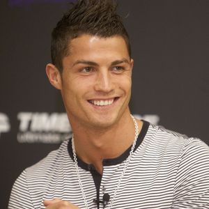 Embora Cristiano Ronaldo negue procedimentos, especialistas apostam em botox