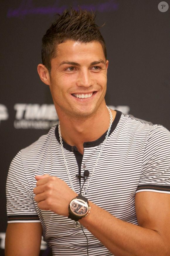 Embora Cristiano Ronaldo negue procedimentos, especialistas apostam em botox