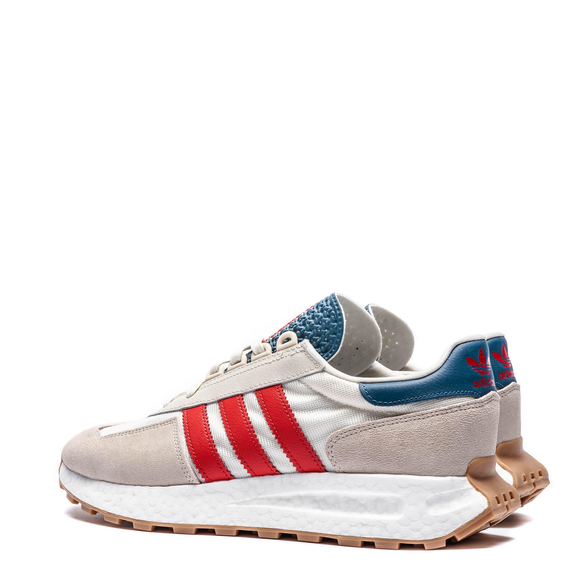 Para quem busca uma opção confortável, estilosa e com aquele toque retrô que nunca sai de moda, o exemplo de Camila Morgado mostra que o tênis certo pode ser o melhor aliado nos dias frios e chuvosos