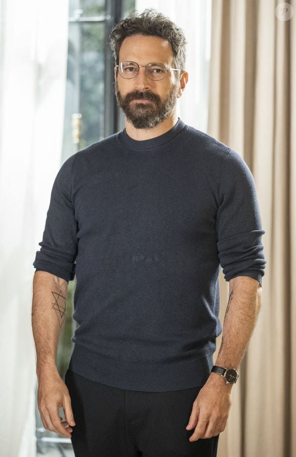 Gustavo (Caco Ciocler) descobre que Madeleine (Karine Teles) está morta e fica fora de si no capítulo de terça-feira 24 de maio de 2022 da novela 'Pantanal'