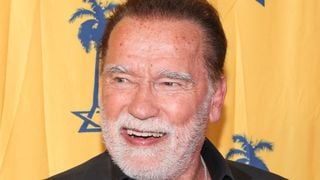 Nem 'O Exterminador', nem 'Conan': Arnold Schwarzenegger paga apenas 1 dólar por ano para manter traje de filme icônico (e odiado pela crítica) dos anos 90