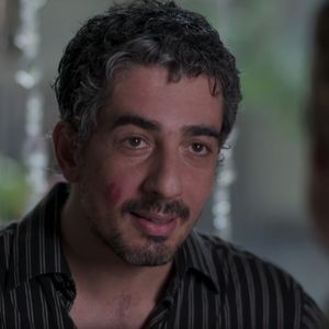 Na segunda fase de 'Além do Tempo', encantado por Rosa (Carolina Kasting), Ariel (Michel Melamed) fica indeciso entre se tornar humano ou voltar a ser anjo