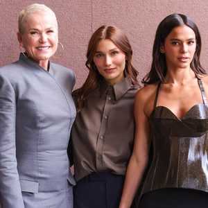 Bruna Marquezine, Sabrina Sato e mais: veja fotos dos looks das famosas no desfile de moda da grife de Sasha Meneghel