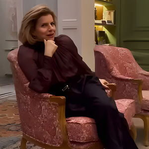 Marca gaúcha Vera Roloff assina os sapatos de peles nobres usados por Odete, incluindo o modelo marrom da cena da morte