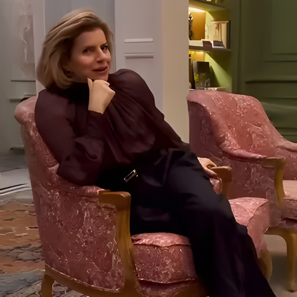 Marca gaúcha Vera Roloff assina os sapatos de peles nobres usados por Odete, incluindo o modelo marrom da cena da morte