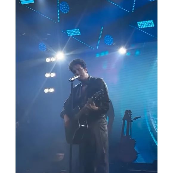 Luan Santana 'babou' ao falar da filha em primeiro show após a paternidade: 'Dia mais feliz da minha vida. Uma sensação inexplicável'