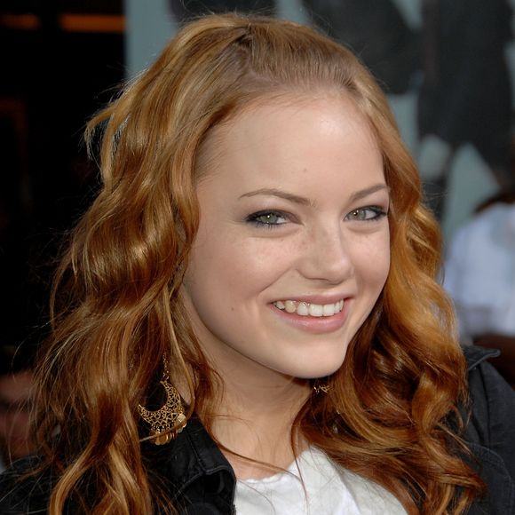 2007: na época, Emma Stone vivia trocando de visual, em especial a cor e formato dos seus cabelos