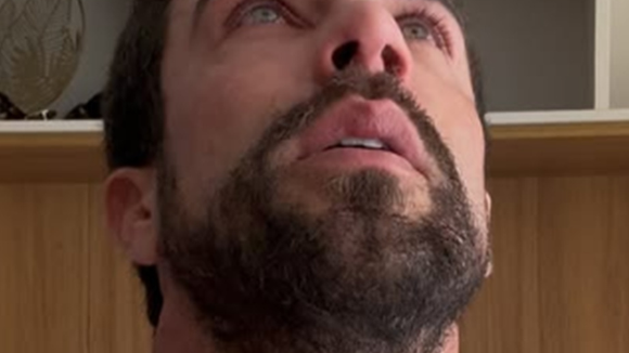 Ex de Pugliesi, Erasmo Viana chora ao revelar vício em pornografia e maconha: 'Vergonha que eu sinto'