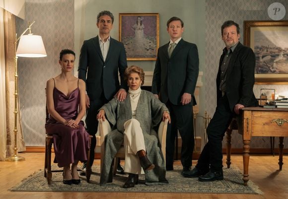 ‘As Maldições’, da Netflix: a filha do governador é sequestrada. O protagonista, então, vive o dilema de escolher entre salvar sua carreira ou a vida da herdeira