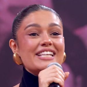 O lindo e simples gesto de Sophie Charlotte, a Gerluce de 'Três Graças', para dar sorte ao elenco de 'Quem Ama Cuida' e Luciano Huck