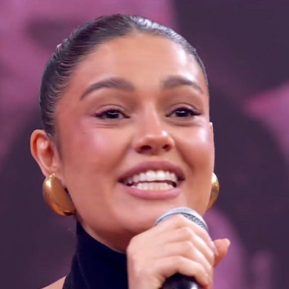 O lindo e simples gesto de Sophie Charlotte, a Gerluce de 'Três Graças', para dar sorte ao elenco de 'Quem Ama Cuida' e Luciano Huck