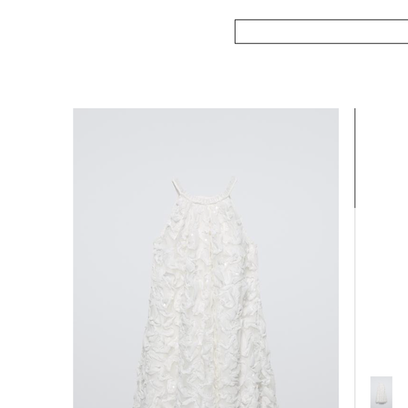 O vestido usado por Manuella e por Maria Flor é da Zara, e está custando R$ 239,00.