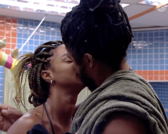 'BBB 25': Diogo Almeida e Aline Patriarca protagonizaram uma cena um tanto quanto inusitada que chamou a atenção do telespectador, na madrugada do último domingo (02).