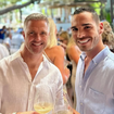 Vai virar série de TV na Alemanha: o casamento de luxo do irmão de Michael Schumacher com empresário 14 anos mais novo em Saint-Tropez