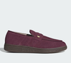 O que antes parecia um típico 'sapato de avó' agora é um dos calçados mais desejados de 2026. O Adidas Loafer Handball Spezial resgata um clássico de 1979 e aposta em conforto, elegância e versatilidade para conquistar espaço até nos looks de trabalho