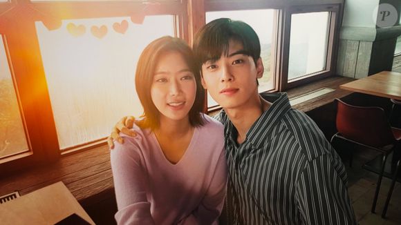 'Beleza Verdadeira' deixa a premissa do questionamento sobre aparências de lado para focar no triângulo amoroso