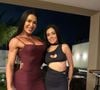 Gracyanne Barbosa posou para foto com filha de Belo Isadora