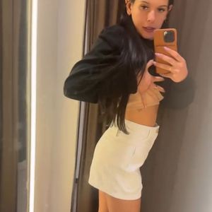 Ana Castela mostrou que tinha as pernas bem finas