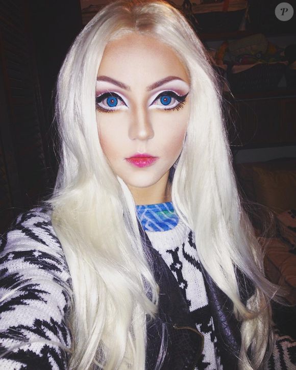 Já com makes e montagem, Barbie Humana dava o que falar