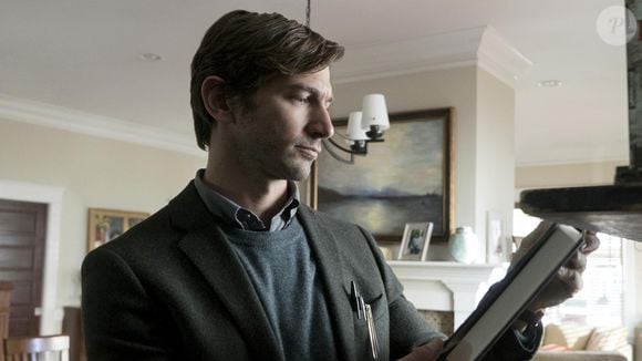 Com 10 episódios e nota 8,5/10 no IMDb, 'A Maldição da Residência Hill' acompanha a família Crain, que, no verão de 1992, se muda para a mansão Hill House com o objetivo de restaurá-la e vendê-la