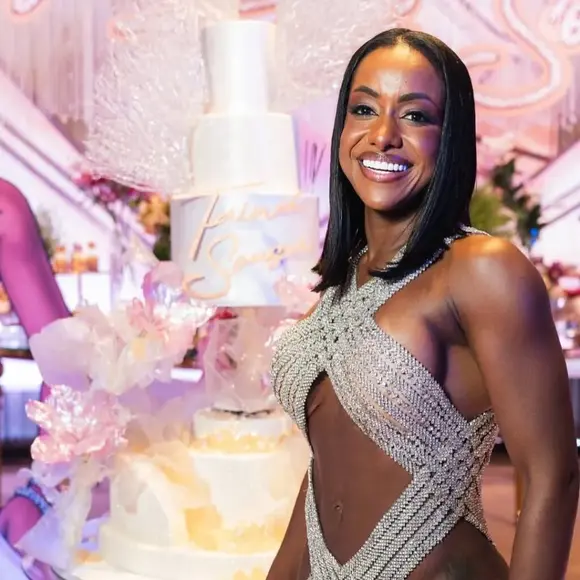 Influenciadora presa também é alvo de um inquérito após oferecer bebidas alcoólicas e energético a seu cão de estimação. Ela filmou tudo e publicou nas redes sociais