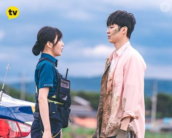 Em meio à adaptação com a nova rotina e o cuidado dos animais, Han Ji-yul acaba se apaixonando por Ahn Ja-young