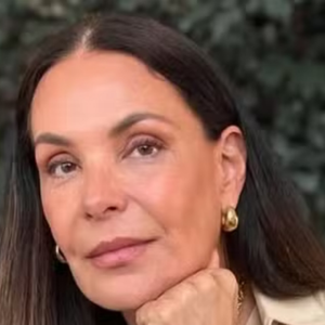 Acidente de carro causou traumatismo na coluna cervical em Carolina Ferraz