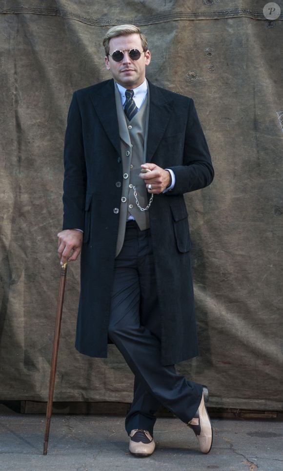 O vilão Teodoro, vivido por Henri Castelli na novela 'Tempo de Amar' (2017), fez ator mudar a cor do cabelo