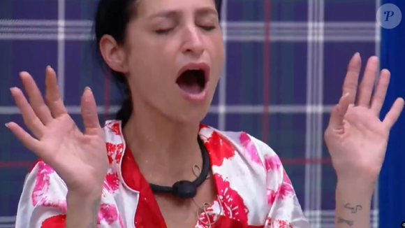 Ariela Carasso está na Roça de ‘A Fazenda 18’ e se envolveu em uma nova discussão com Fran Almeida após causar uma punição de 48 horas sem água