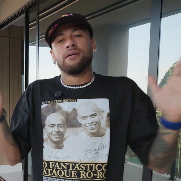 Cotado para defender a seleção brasileira no Mundial de 2026, Neymar Jr. abriu o coração em seu novo vlog no YouTube e relembrou a época em que não podia ter tudo o que desejava porque sua família enfrentava limitações financeiras