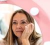 Segundo a maquiadora Leire Erdociain é possível levantar o olhar instantaneamente apenas trabalhando bem as sobrancelhas