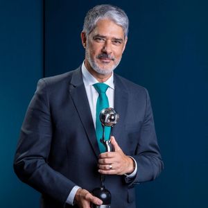 Antes e depois de William Bonner nos últimos 39 anos destaca transformações do jornalista icônico ao longo da carreira