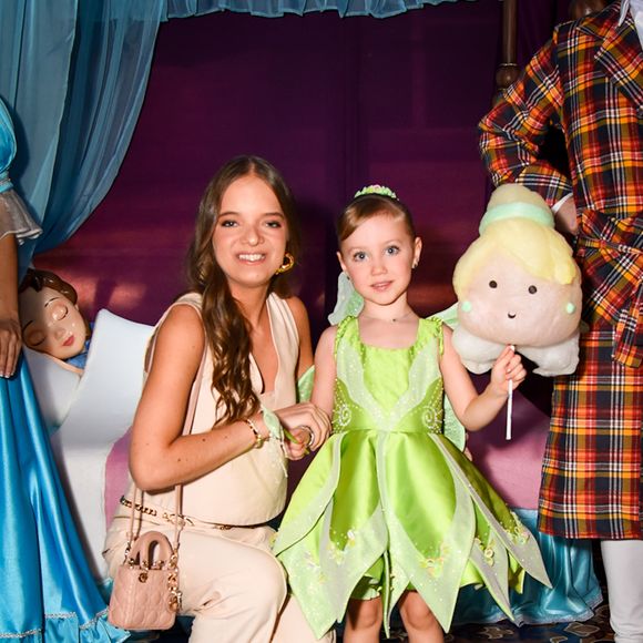 Rafaella Justus com a irmã, Vicky, na festa de aniversário de 5 anos da menina