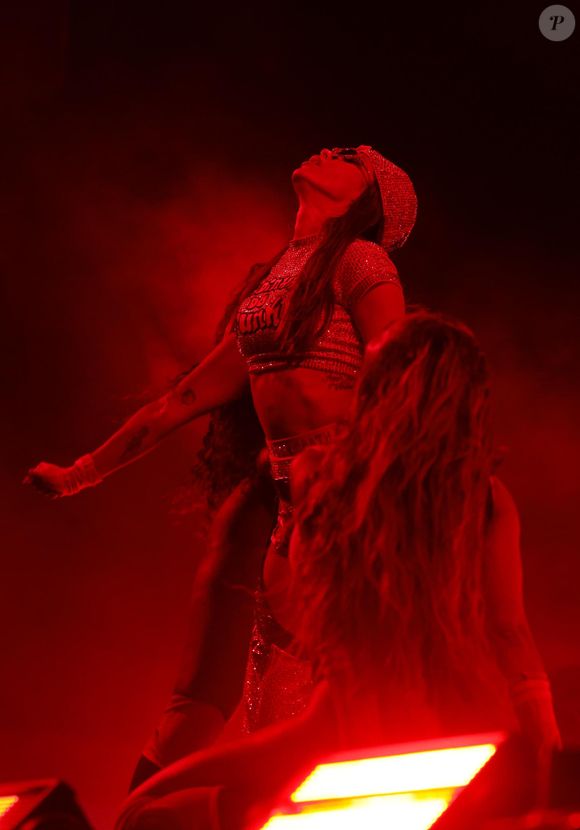 Anitta voltou a se envolver em polêmica com fã durante show em São Luís (Maranhão)