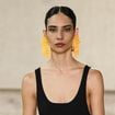 Ex-estudante de Economia, essa carioca de 23 anos teve medo de largar faculdade antes do 4º período pela passarela depois da pandemia; hoje, brilha na NYFW com Carolina Herrera: 'Honestamente, foi a melhor decisão que tomei na minha vida. É preciso ter muita resiliência, pé no chão e foco'
