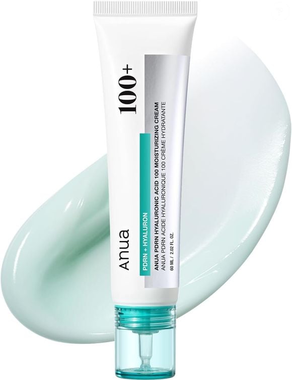 Anua PDRN Hyaluronic Acid 100 Moisturizing Cream: um hidratante leve que combina 100 ppm de PDRN derivado do DNA de salmão com ácido hialurônico, colágeno e niacinamida. Seu principal atrativo está na hidratação e no efeito de pele mais preenchida e luminosa. A própria marca afirma melhorias na hidratação por até 100 horas e no colágeno de até 68,3% em seus testes