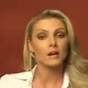 2009 - Ana continuava no comando do programa dominical 'Tudo é Possível' em 2009, onde realizava quadros, reportagens e viagens internacionais