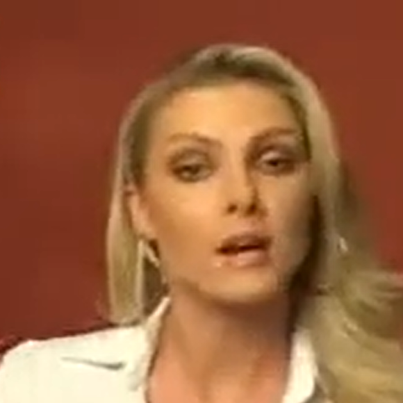2009 - Ana continuava no comando do programa dominical 'Tudo é Possível' em 2009, onde realizava quadros, reportagens e viagens internacionais