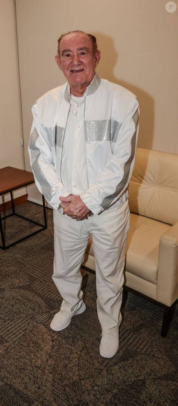 Renato Aragão foi envolvido em novo rumor na web, agora de internação em asilo pela família