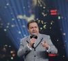 Faustão segue internado em São Paulo após procedimento para retirada de sonda gástrica. Equipe do apresentador atualizou o quadro de saúde e afirmou que a permanência no hospital ocorre apenas para exames de rotina