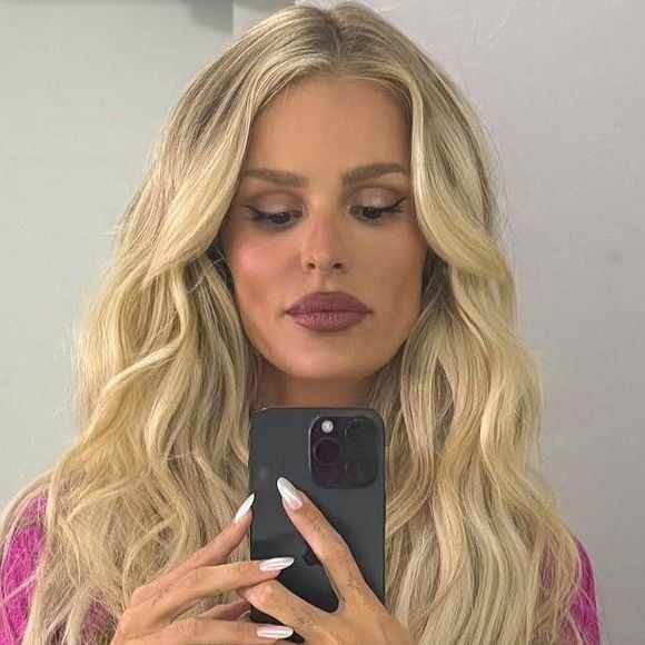 Apesar de críticas ao seu emagrecimento, Yasmin Brunet disse durante o 'BBB 24' ser adepta ao 'Botox de Nefertiti'