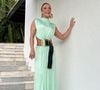 O vestido usado por Poliana é da marca Loewe - avaliado em R$ 20.696,90 no site de e-commerce de high fashion Net-a-Porter