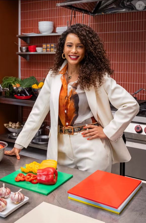 Raquel (Taís Araujo) se recusa a dar emprego à própria filha, Maria de Fátima (Bella Campos), na novela 'Vale Tudo' capítulo de 11 de outubro de 2025, sábado